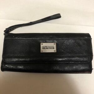 kenneth cole wallet women’s Black Long With Metal Logo Attachment Authentic